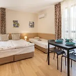 Apartament Flora 1 *