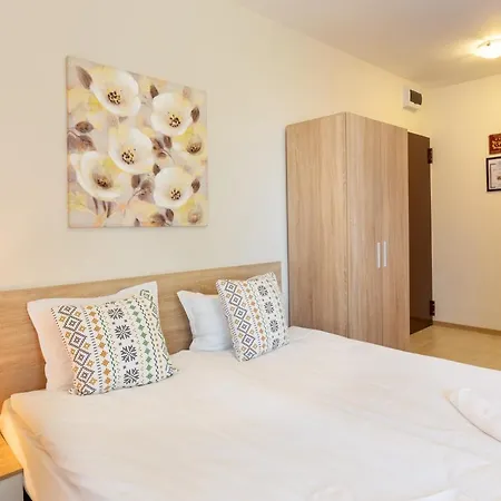 Flora 1 Apartman Burgasz