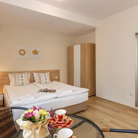 Apartmán Flora 1 *