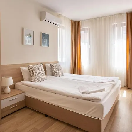 Flora 1 Apartman Burgasz