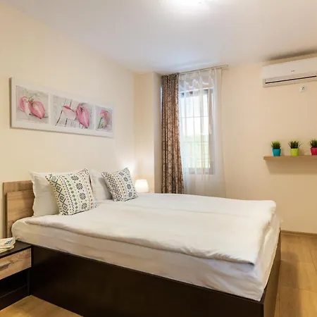 Flora 1 Apartman Burgasz